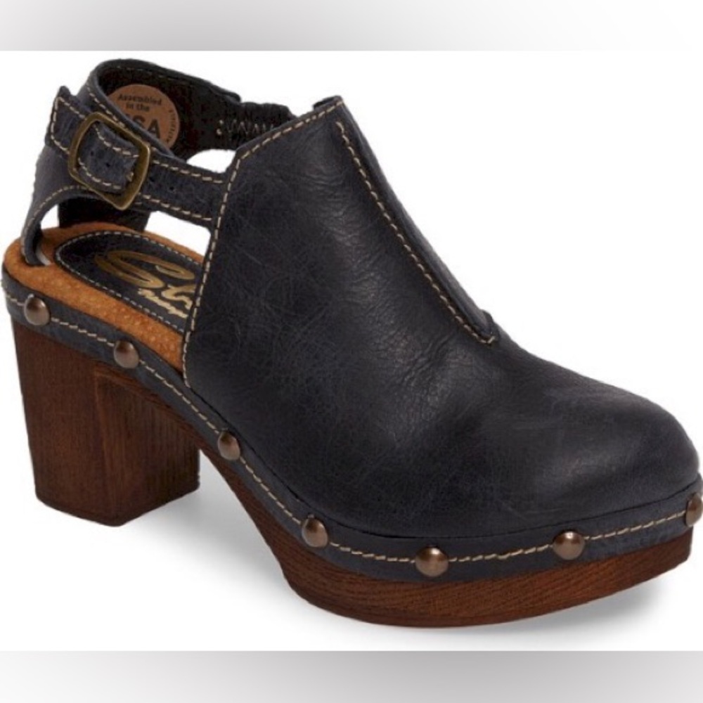 Sbicca Black leather Heeled clogs size 8
